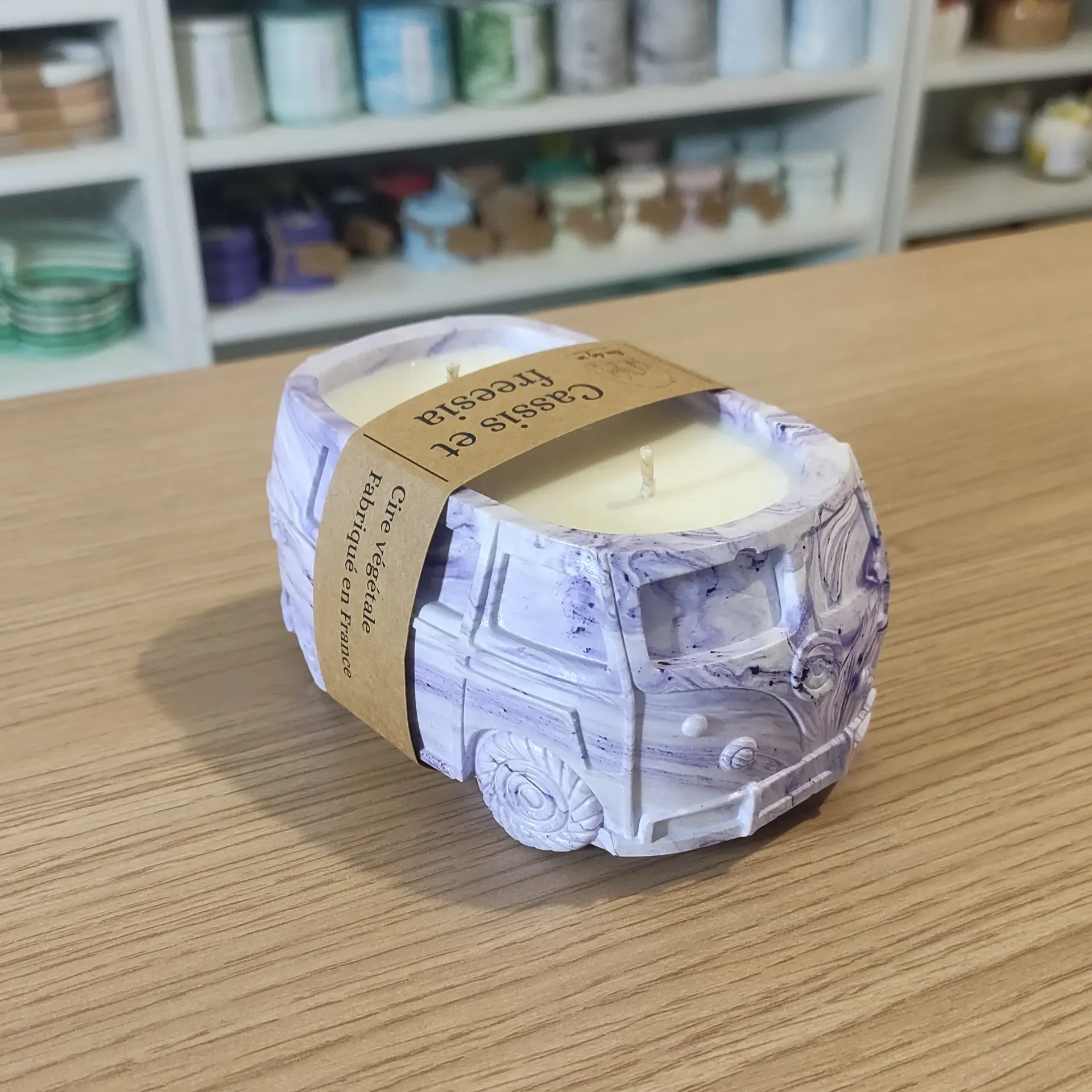 Bougie Van Cassis et freesia marbrée