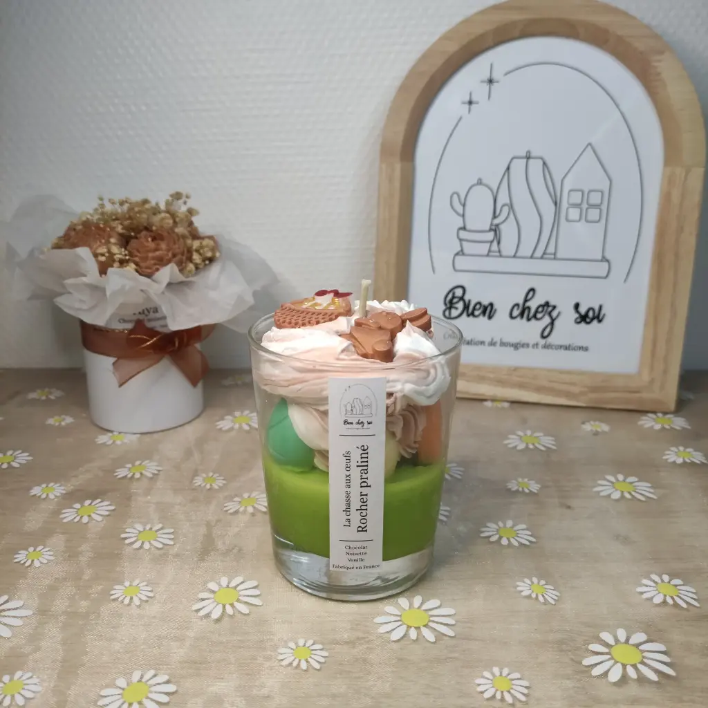 Bougie La chasse aux œufs Rocher praliné