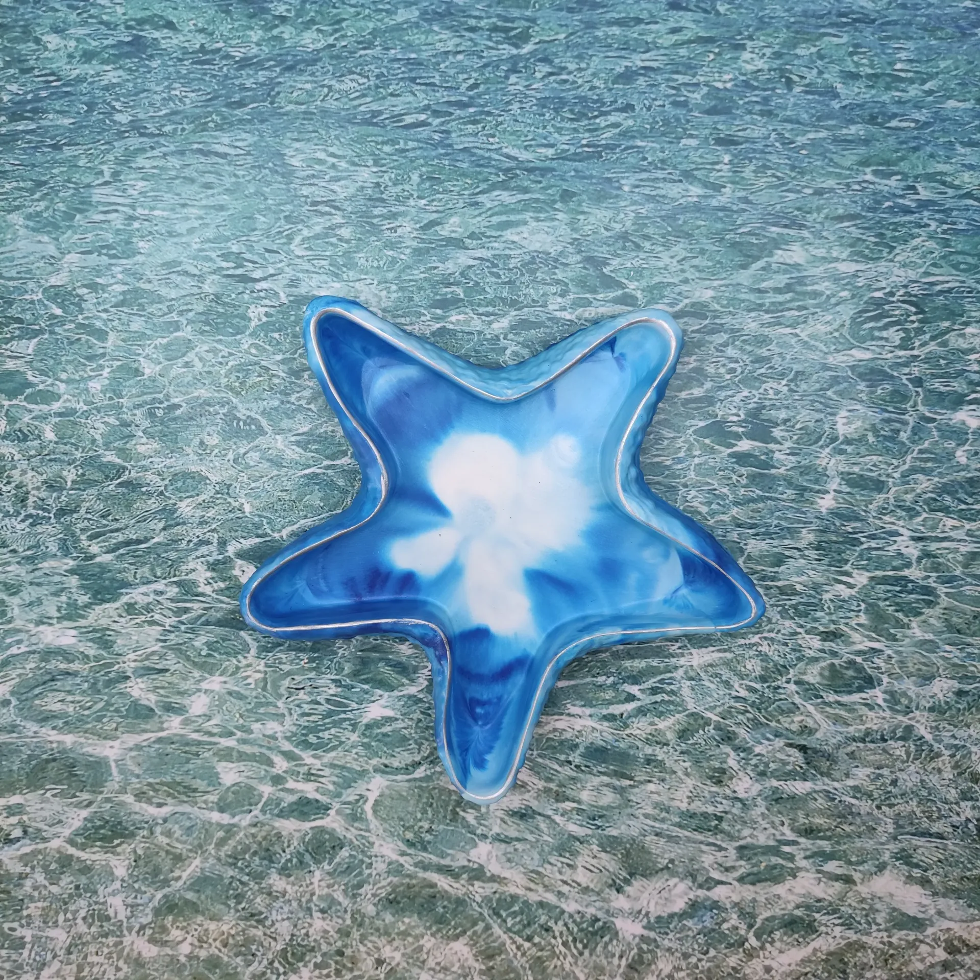 Vide poche Estrella bleu marbré et bord argenté