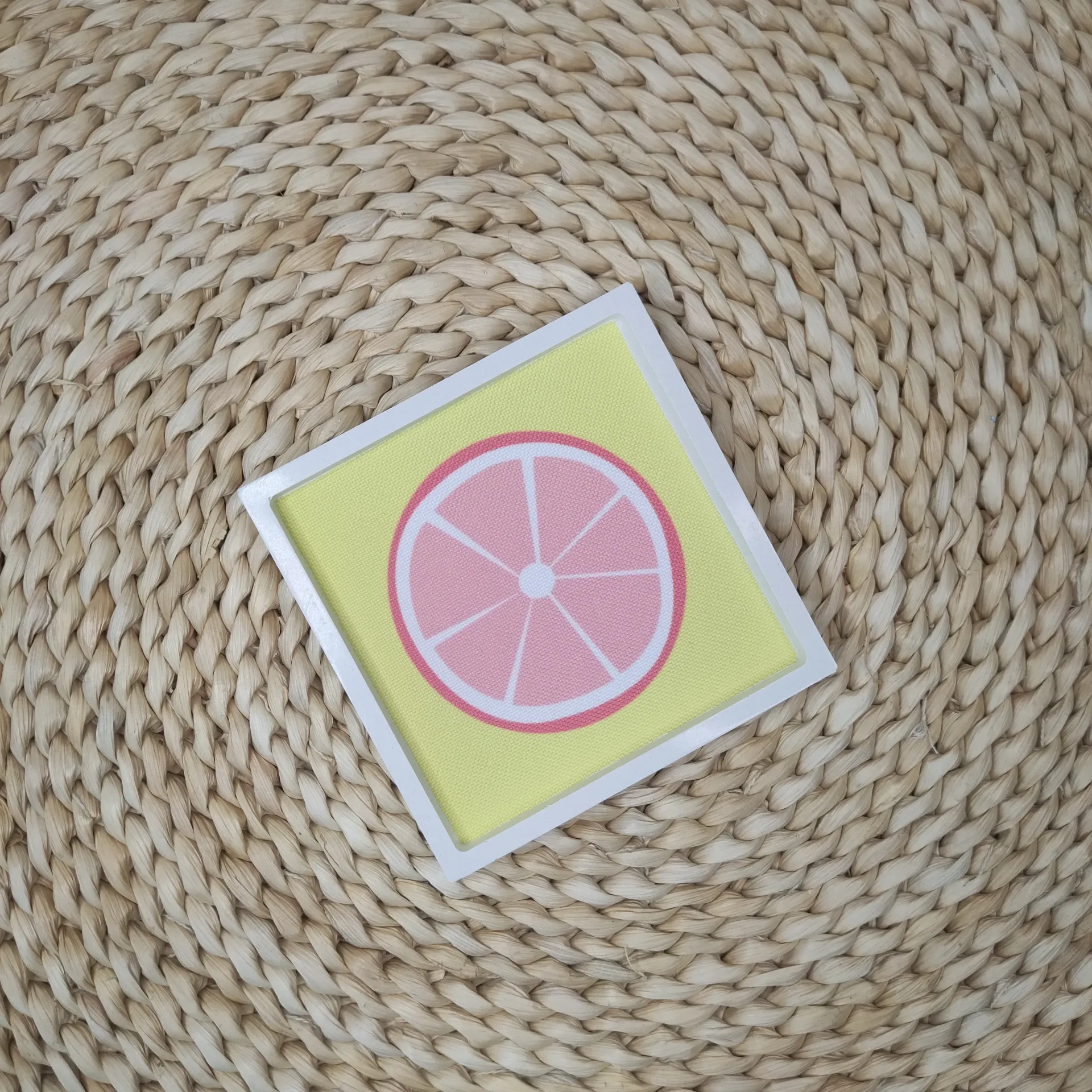 Vide poche Neliö jaune pamplemousse rose