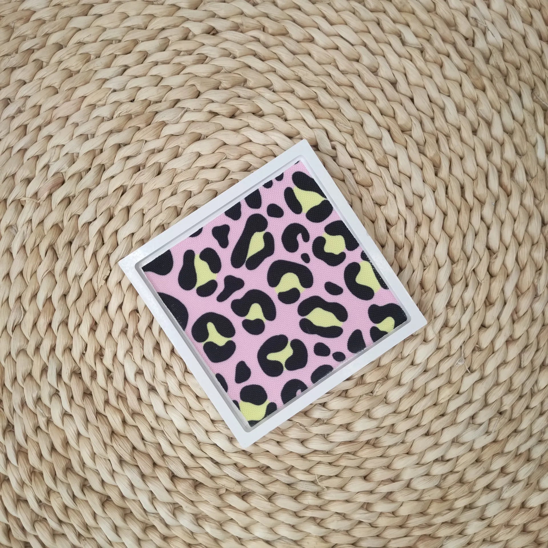 Vide poche Neliö léopard rose/jaune